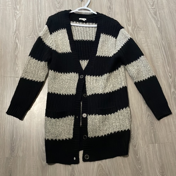 Forever 21 cardigan sweater - Picture 3 of 3